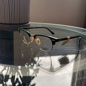 Ray-Ban Clubmaster GRN SHN size 49/21/140